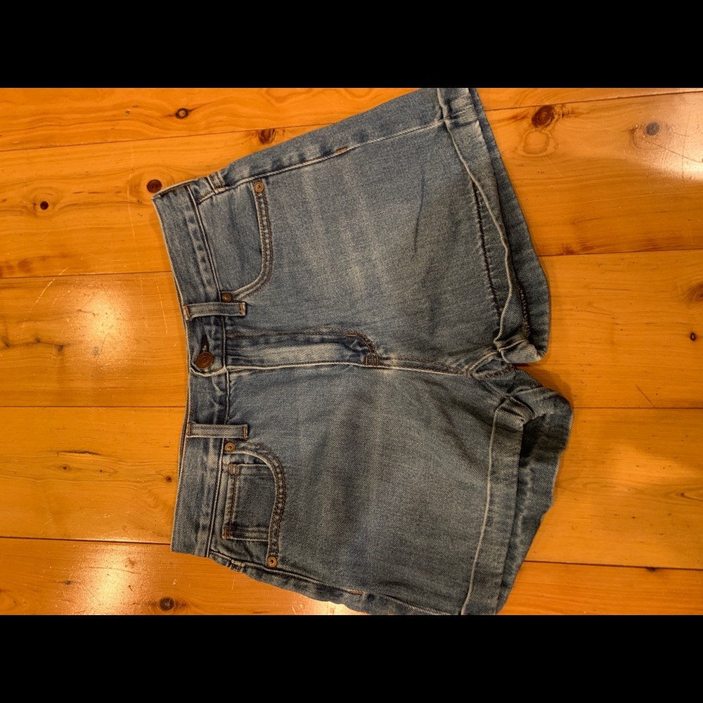 Super cute American Eagle short for junior girls like new